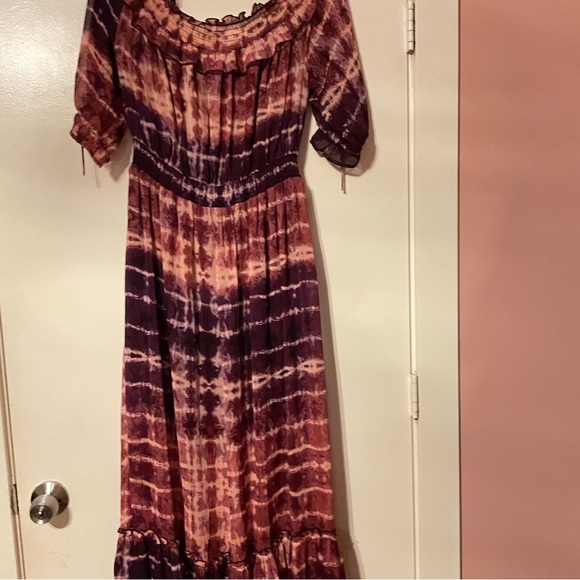 Summer dress in tie and dye. Off shoulders, maxi dress - Picture 2 of 5